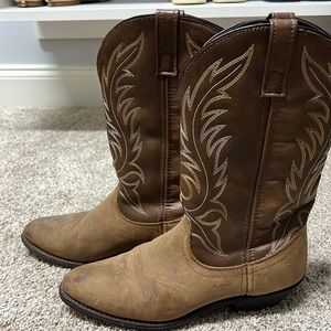 Laredo cowgirl boots